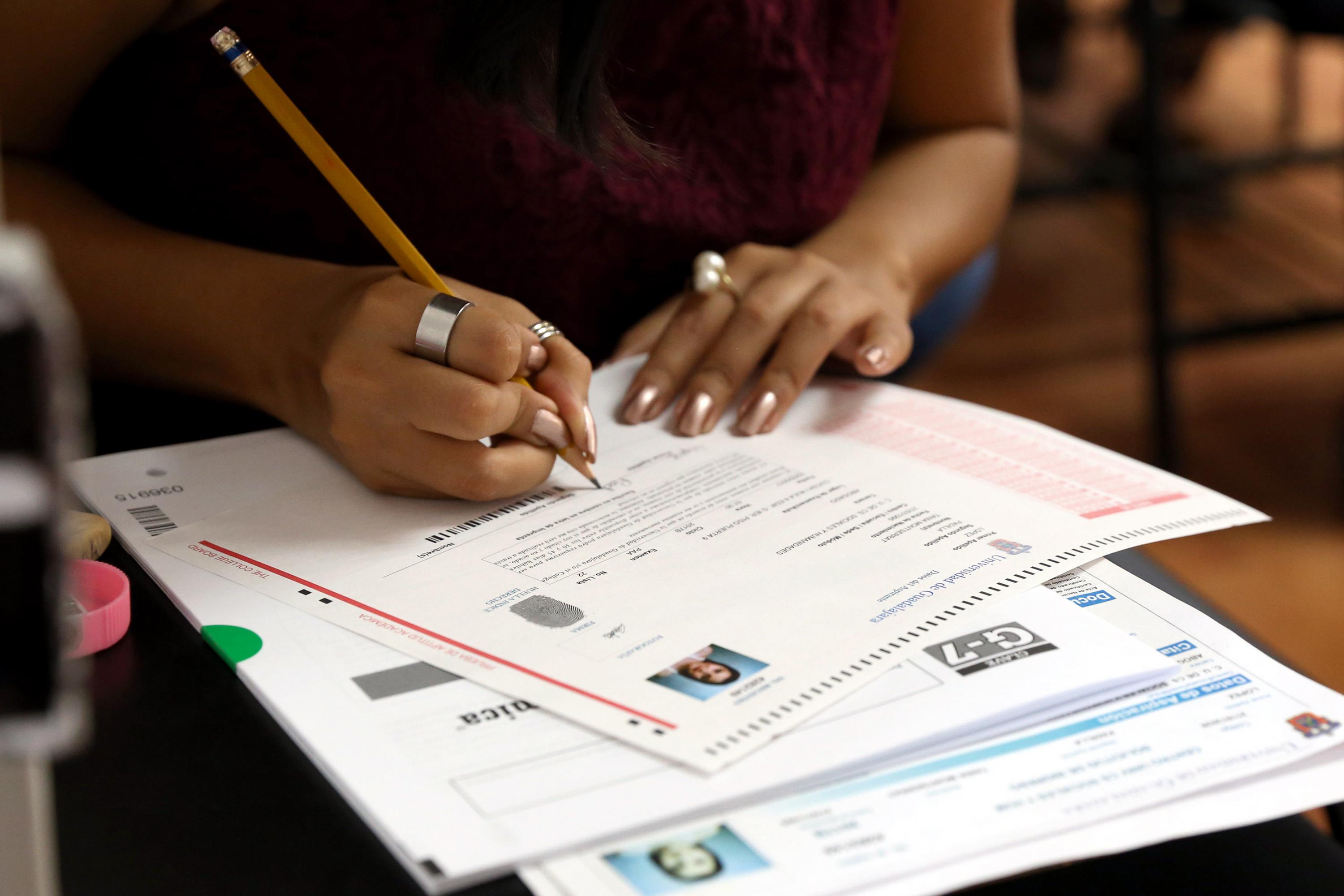 Aspirantes a UdeG realizarán exámenes de admisión durante los próximos
