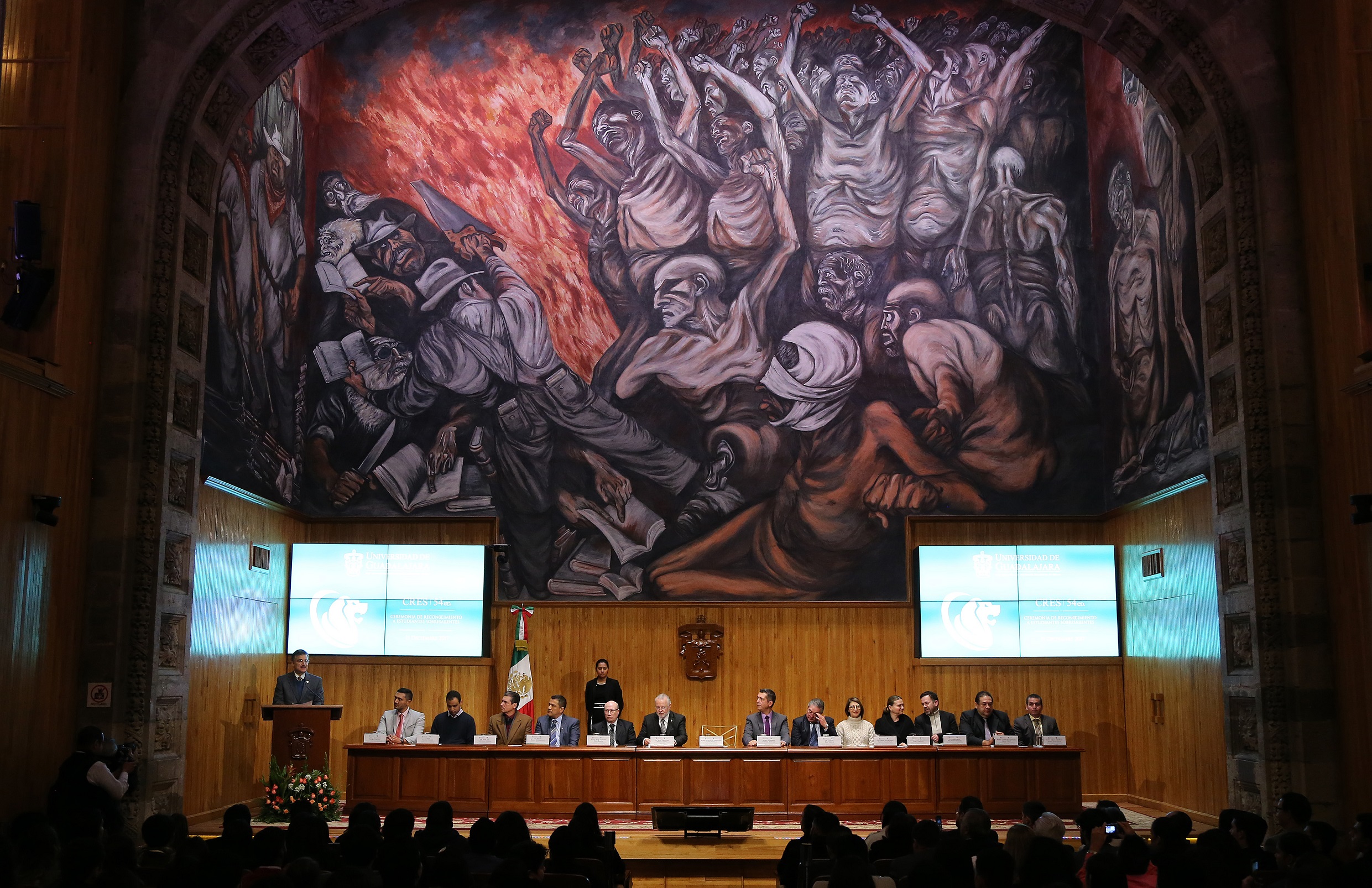 La ceremonia, realizada en el Paraninfo Enrique Díaz de León, fue encabezada por el Rector general