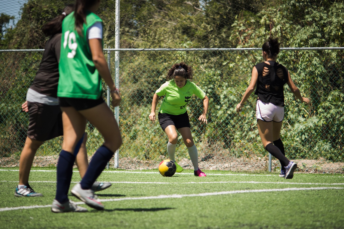 Estudiantes participan en la Liga de Futbol 7 Leonas Negras