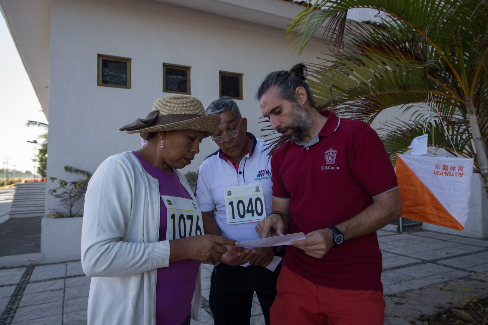 Personas de todas las edades pueden participar en el deporte de orientación