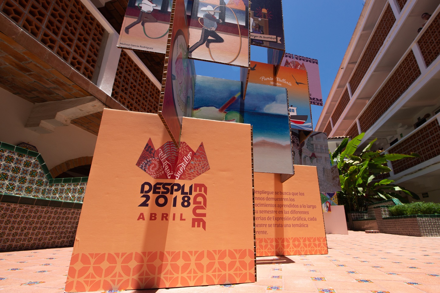 "Despliegue" está dedicada a los 100 años de Puerto Vallarta como ciudad