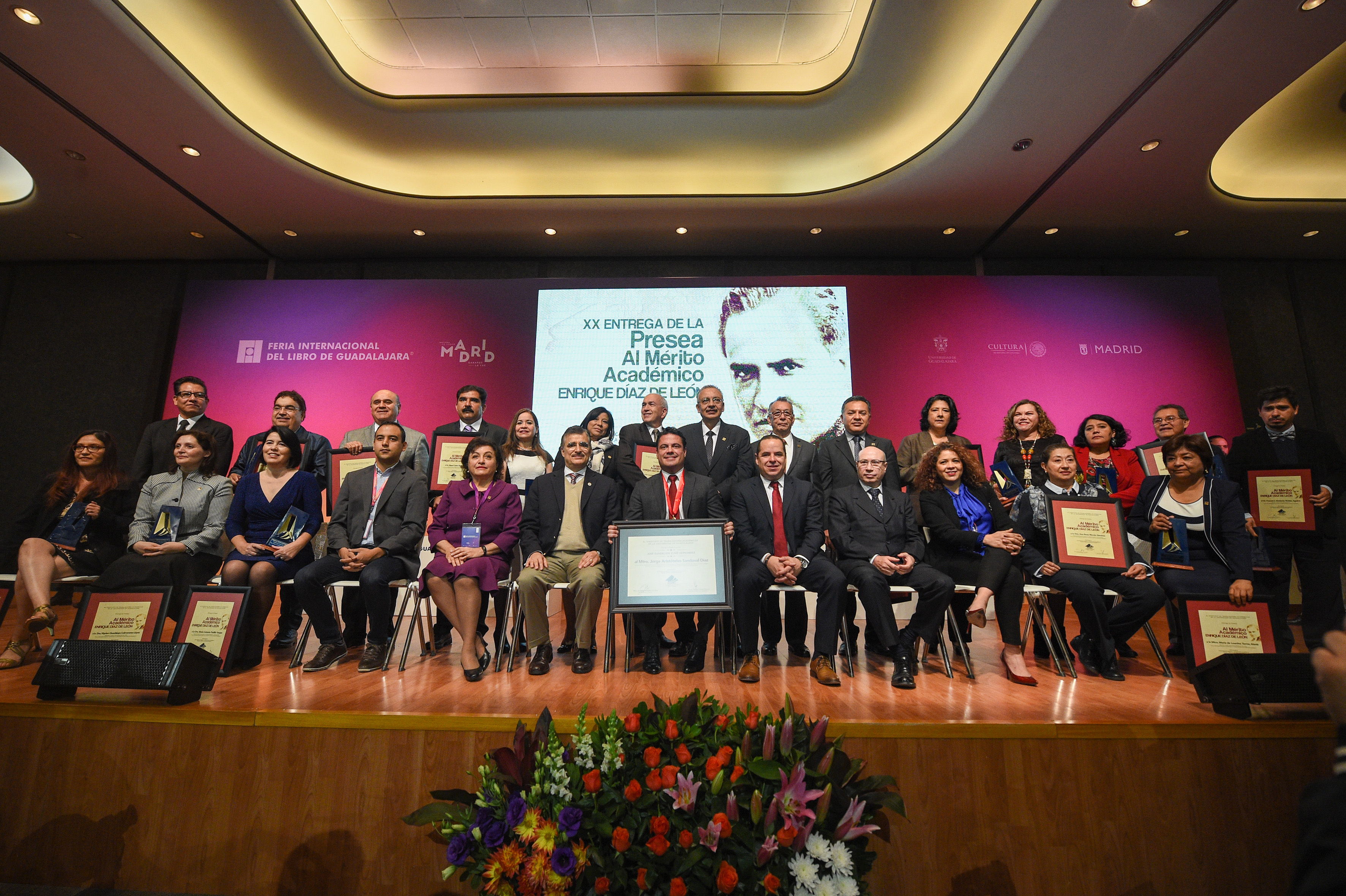 21 docentes de la UdeG fueron reconocidos con la Presea "Enrique Díaz de León"
