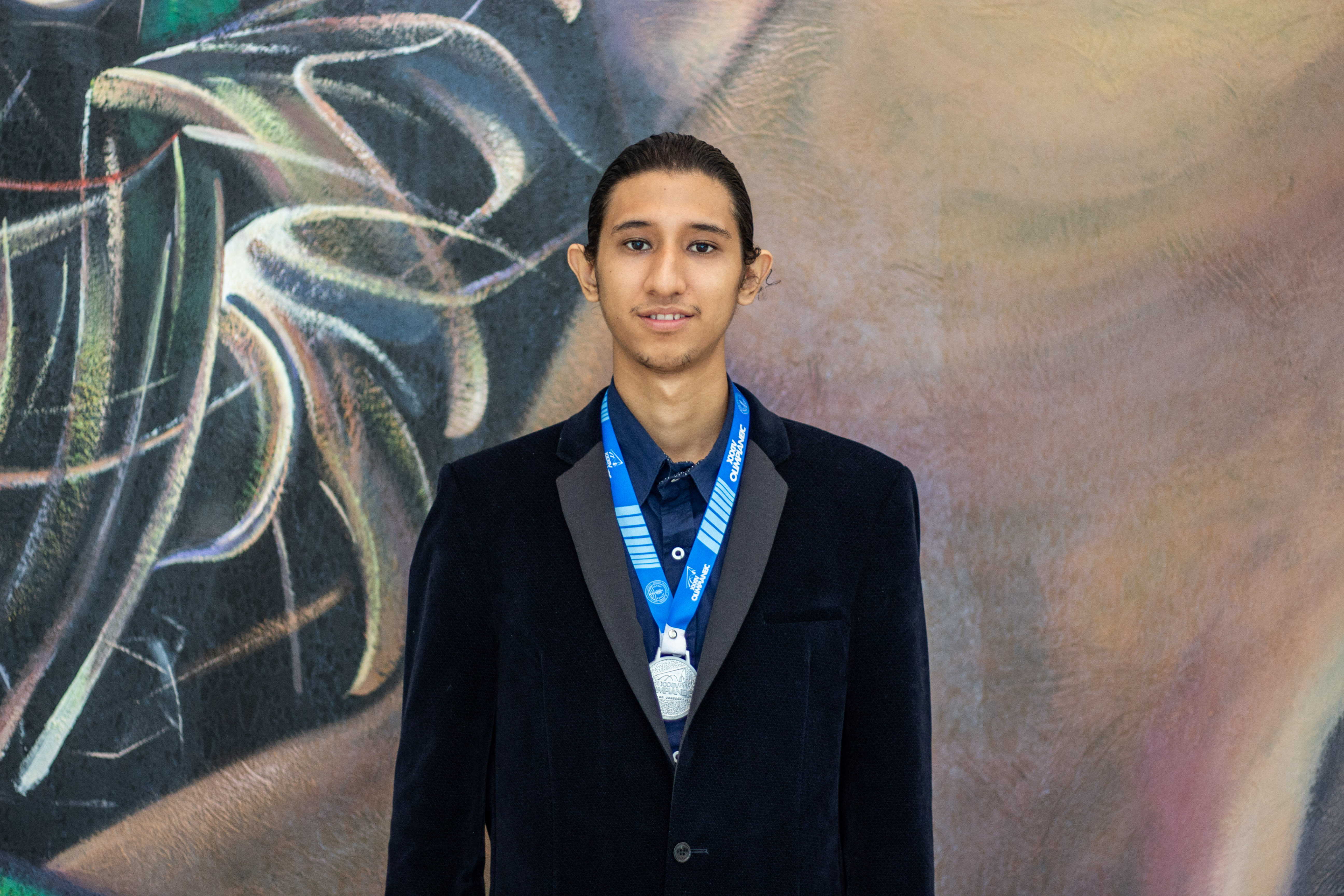 Jesús Ramsés Hoffman García, medalla de plata en competencia académica de Física