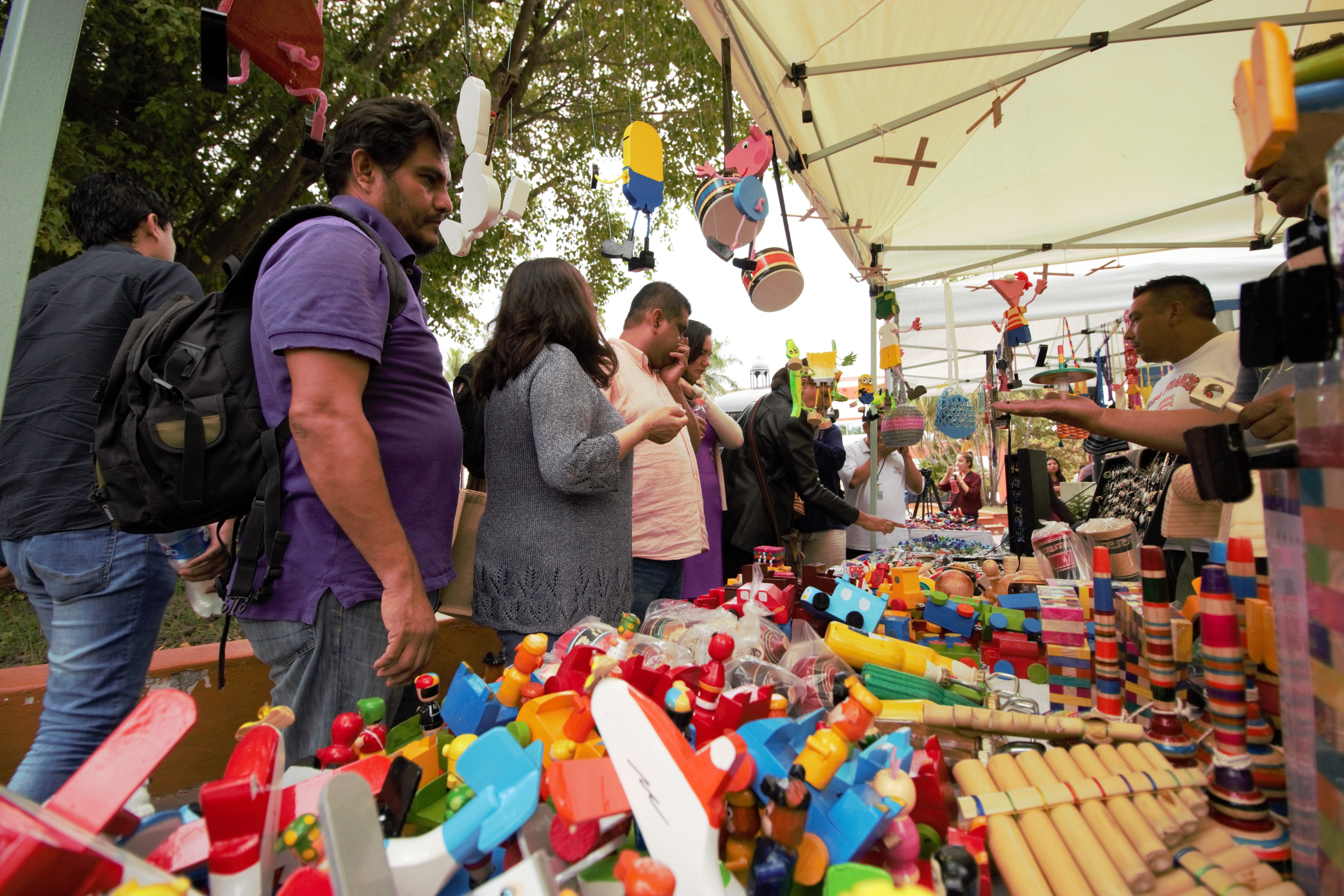 La Feria incluye una muestra artesanal y gastronómica indígena