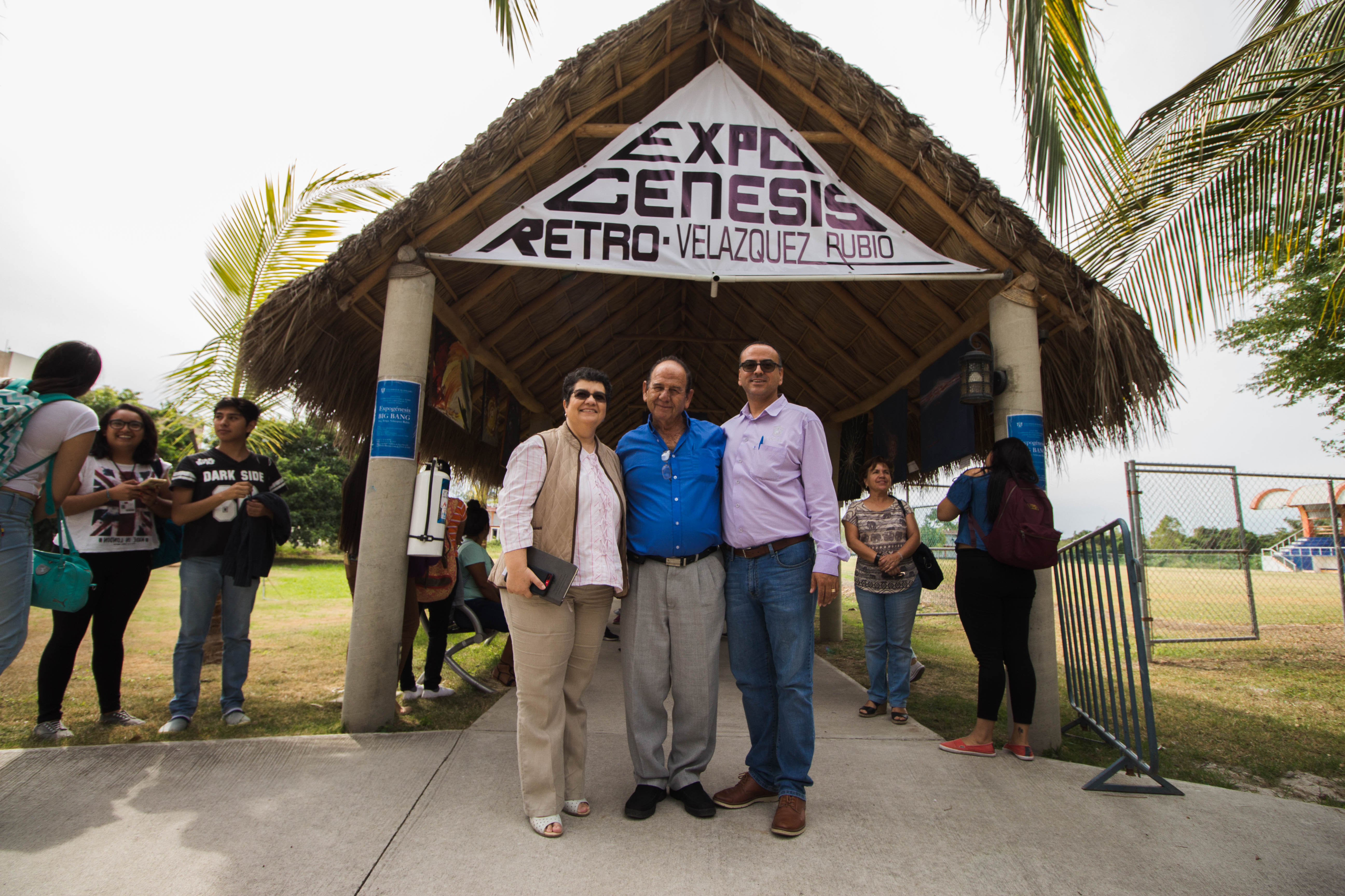 (De izq. a der.) Mtra. Miriam del Carmen Vargas, Arq. Felipe Velázquez, Dr. José Luis Cornejo