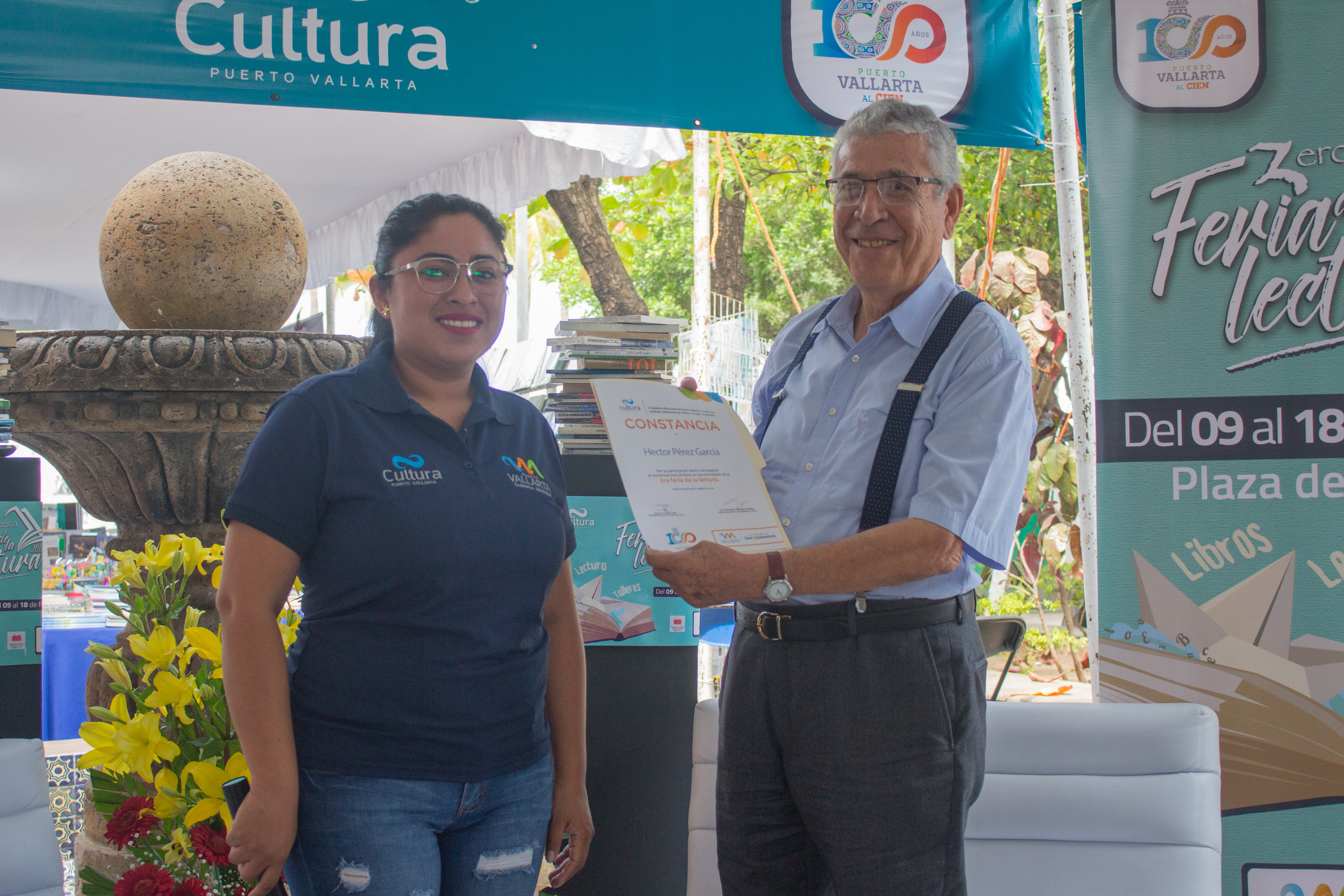 El autor recibió una distinción por parte del Instituto Vallartense de Cultura