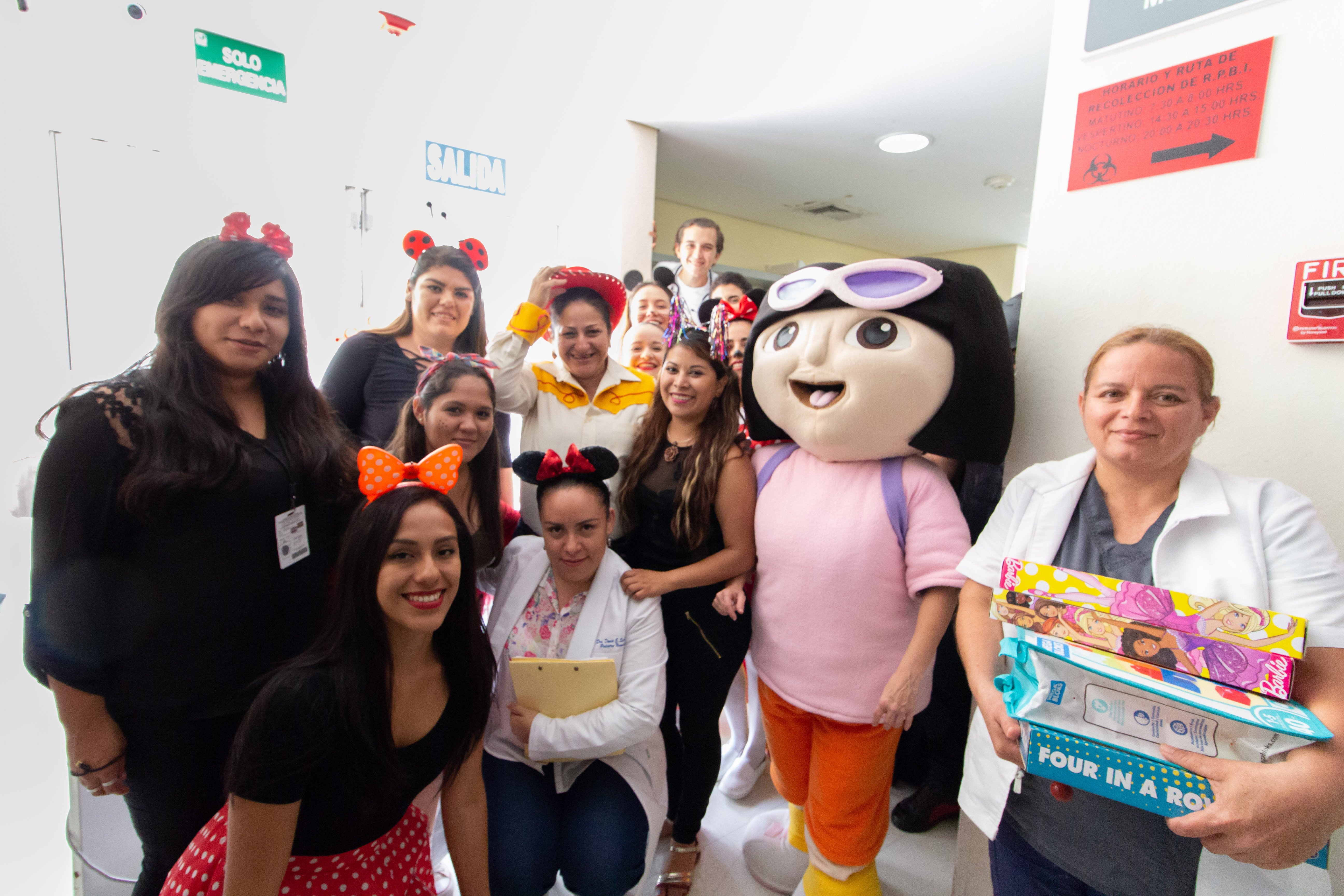 Personal de las instituciones de salud también celebró a los niños en su día