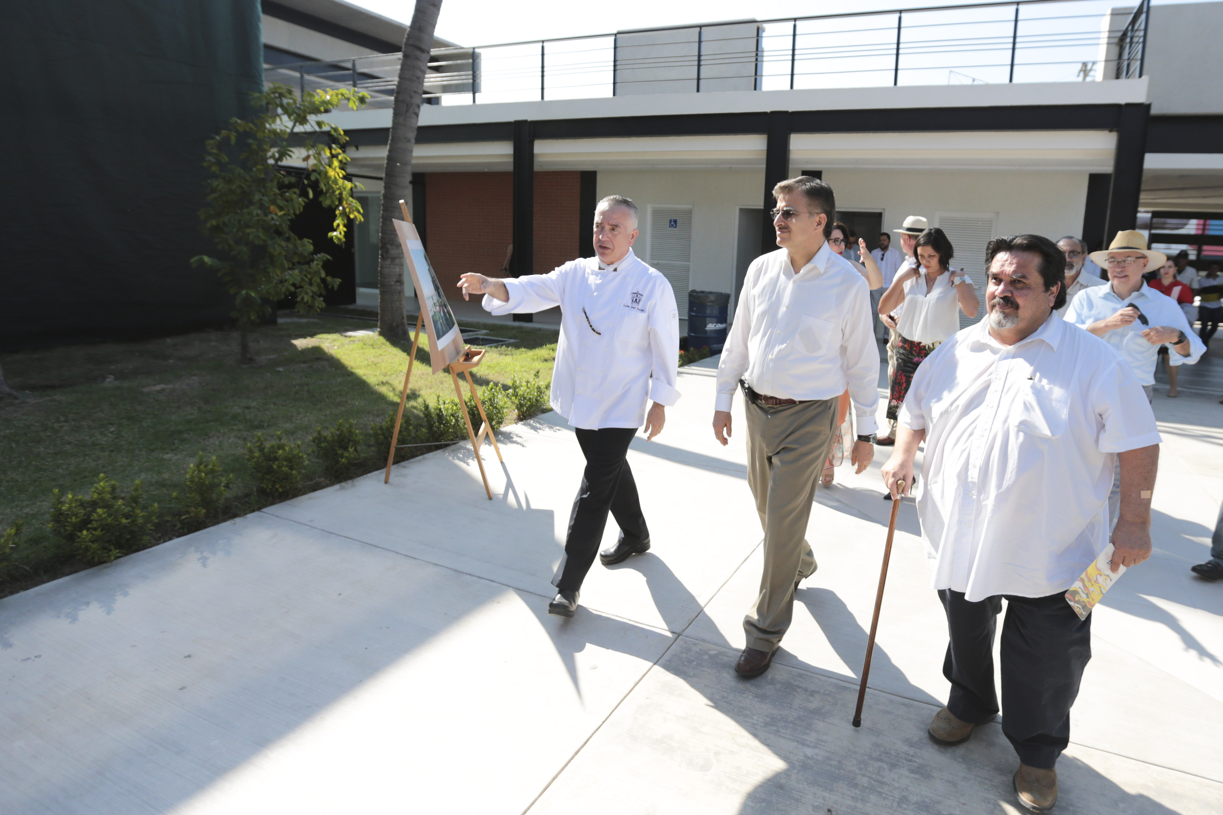 Autoridades universitarias realizaron un recorrido por las nuevas instalaciones de Estación Gourmet