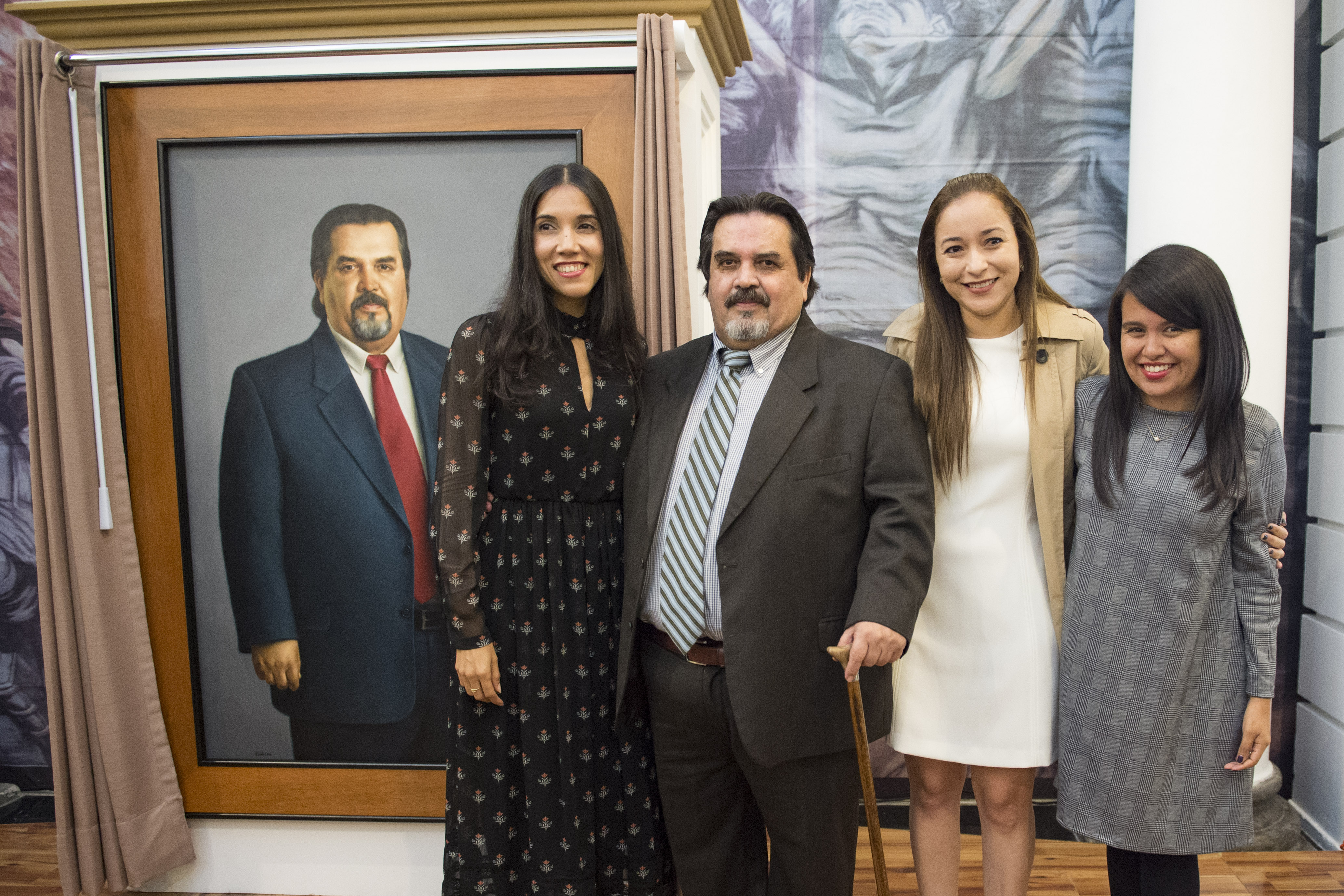 Autoridades del CUCosta también asistieron a la ceremonia efectuada en el Museo de las Artes