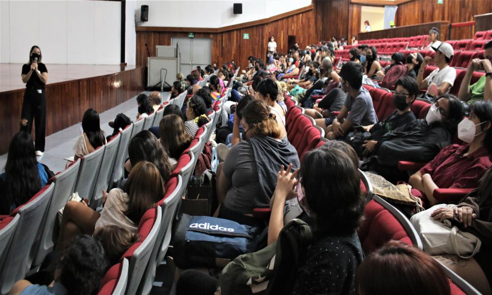 Estudiantes de Cultura Física y Deportes conocen la importancia de su tutor