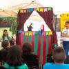 Con teatro guiñol, estudiantes de Psicología enseñan sobre prevención de uso de drogas