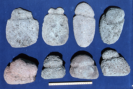 Figura 45-14.  Mazos ("cachiporras") de piedra.