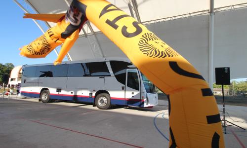 CUCosta recibe autobús nuevo y fortalece servicios del Programa de Bienestar