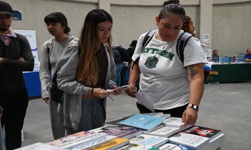 Participan 14 editoriales en la Feria Bibliográfica 2026 en CUCosta 