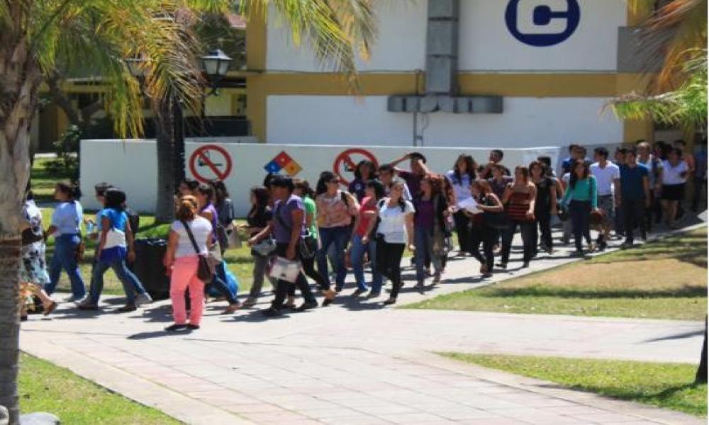 Cerca de 2000 Personas Evacuadas en el CUCosta con Simulacro 