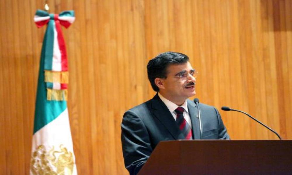 Cortés Guardado Rinde Protesta como Rector del CUCosta