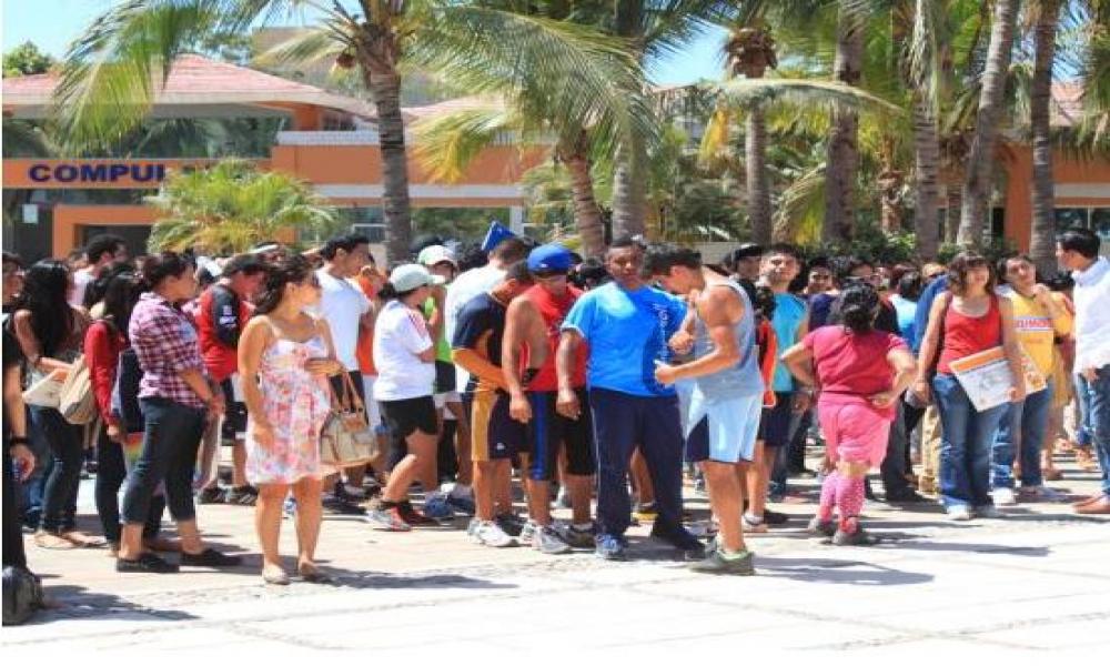 Cerca de 2000 Personas Evacuadas en el CUCosta con Simulacro