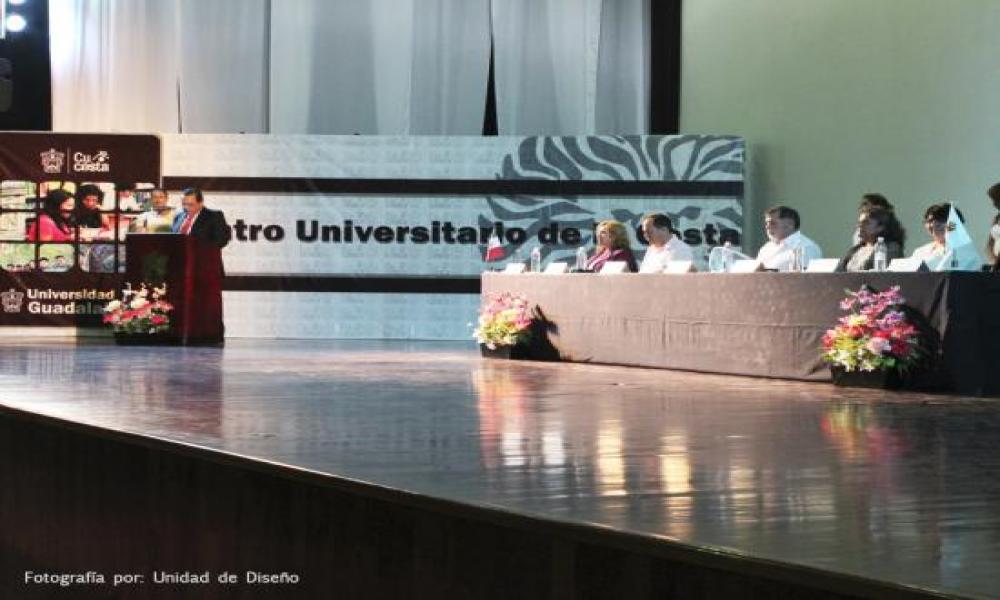 Egresan 49 estudiantes de Biología y Psicología del CUCosta