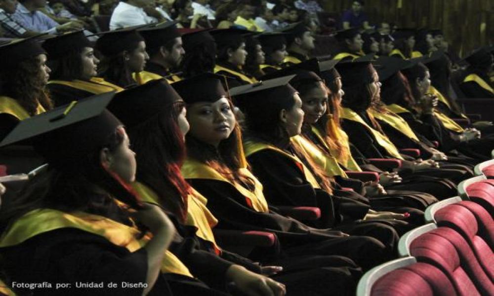 Egresan 49 estudiantes de Biología y Psicología del CUCosta