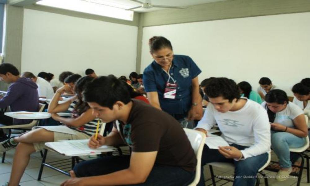 1113 Aspirantes Buscan un Espacio Universitario en el CUCosta