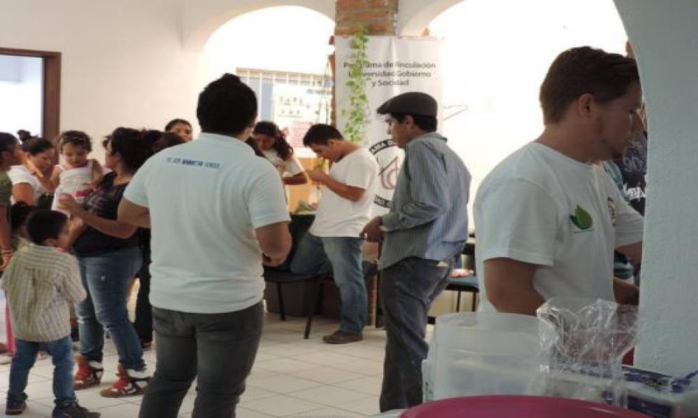 El Programa de Vinculación del CUCosta organiza con éxito su cuarta campaña navideña