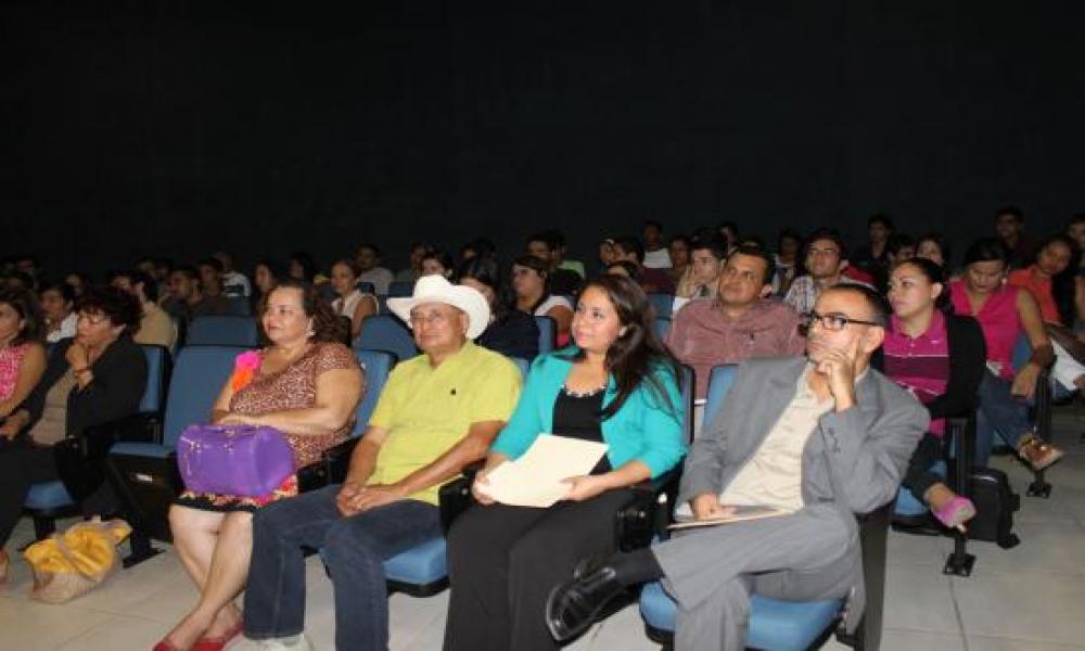 Conferencia de “Violencia Doméstica” en CUCosta