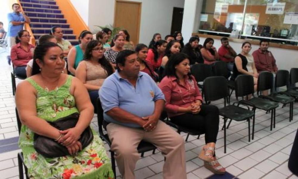 Entrega de reconocimientos a Trabajadores Administrativos Fundadores del CUCosta