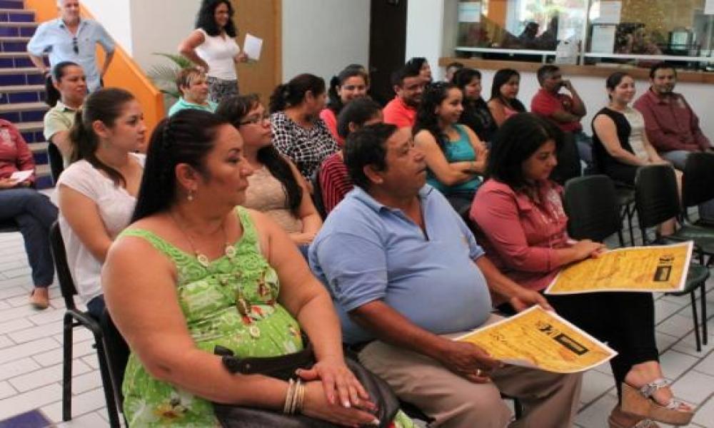 Entrega de reconocimientos a Trabajadores Administrativos Fundadores del CUCosta