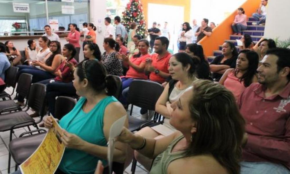 Entrega de reconocimientos a Trabajadores Administrativos Fundadores del CUCosta