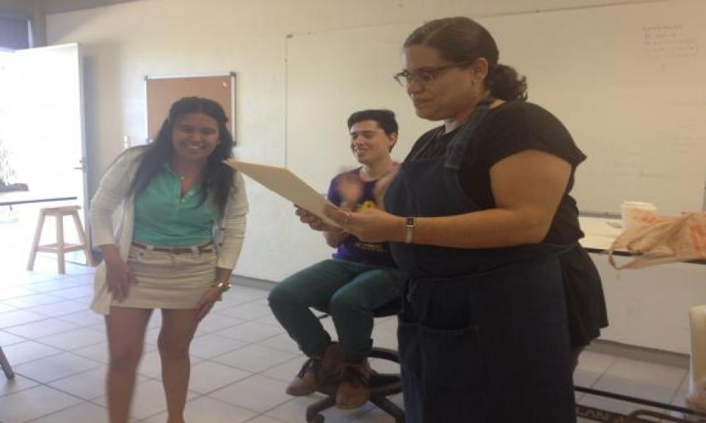 Alumnos de la Carrera en Artes Visuales ingresan a taller de tinta china