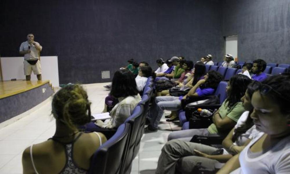 Conferencia sobre la observación de las aves en CUCosta