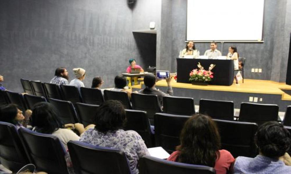 La Licenciatura en Artes Visuales del CUCosta realiza charla sobre Ciencia y Arte