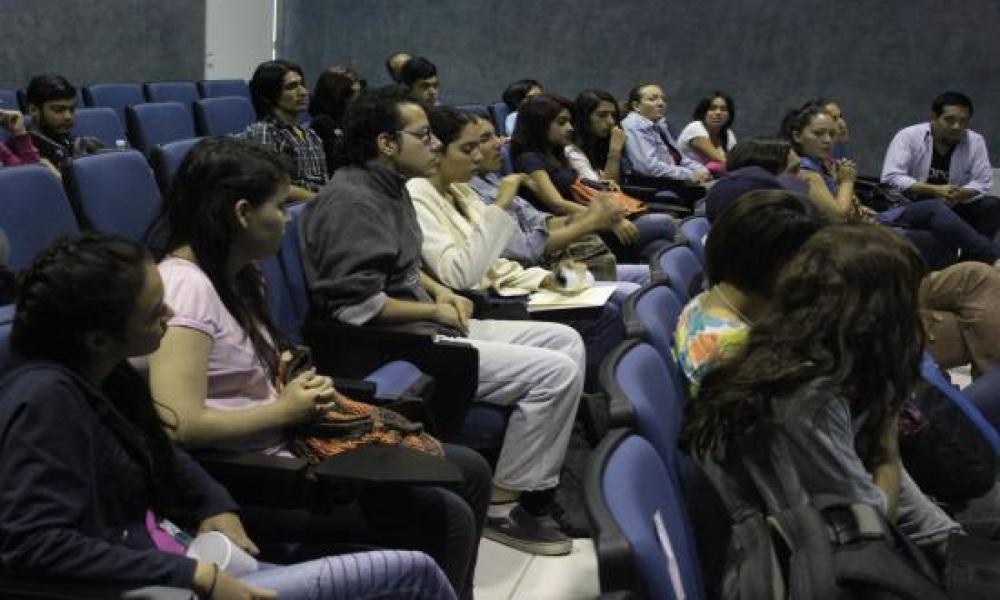 Conferencia de la artista norteamericana Deborah Aschheim en CUCosta