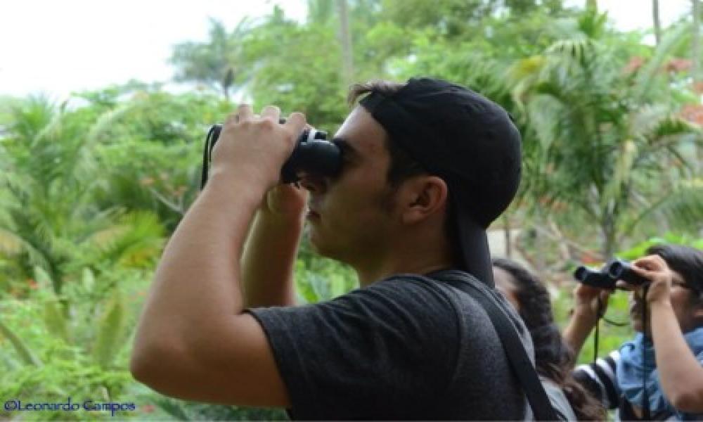 Alumnos del CUC apoyan de Voluntarios en el Jardín Botánico de Puerto Vallarta