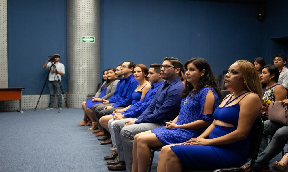 Egresa novena generación de Maestría en Administración de Negocios