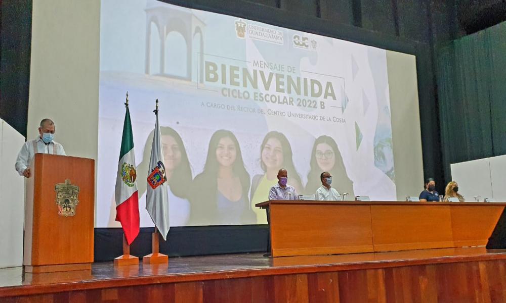 Invita Rector del CUCosta a cumplir metas y aspiraciones en un ambiente de paz