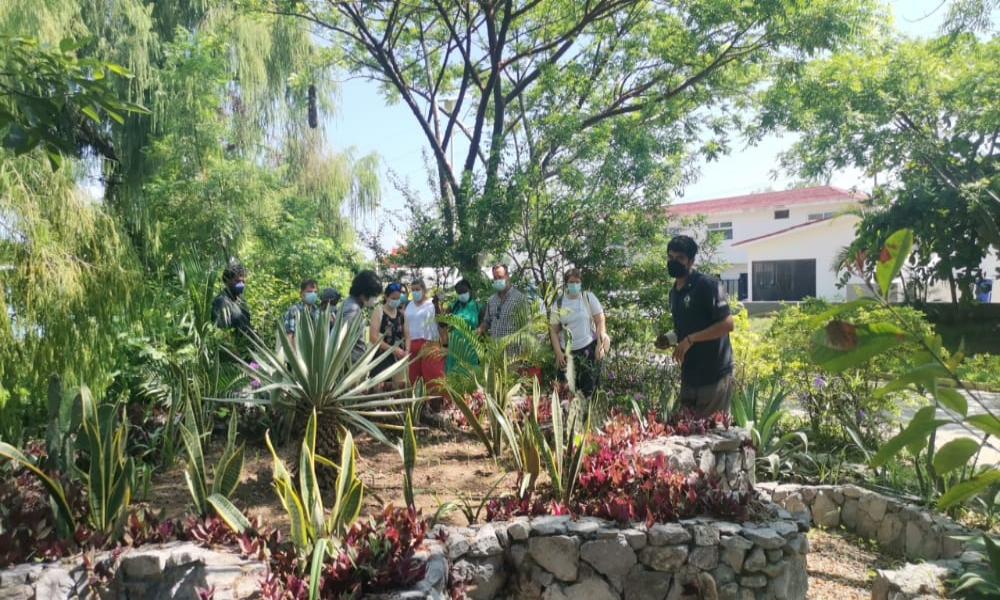 Visitan CUCosta estudiantes de posgrado de la Universidad del Norte de Illinois