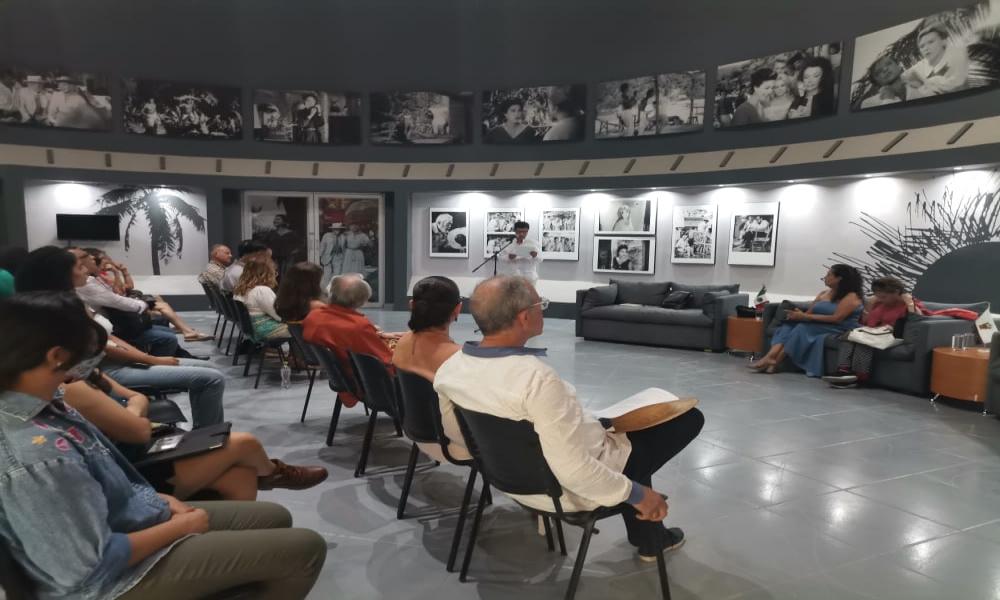 Dejaron poemas impregnados en Puerto Vallarta con “Circunnavegaciones”