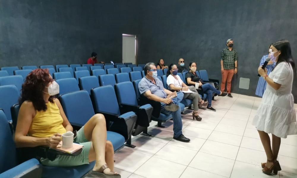 Se actualizan docentes sobre el Plan de Acción Tutorial del CUCosta