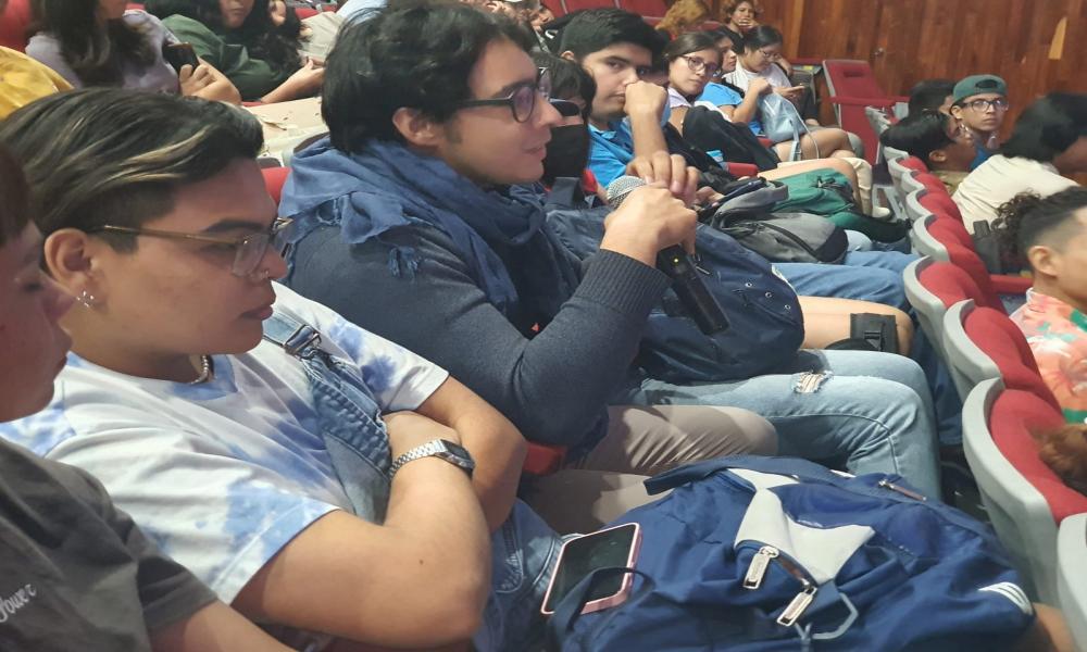 Comparten artistas experiencias en autogestión de proyecto culturales con la comunidad universitaria