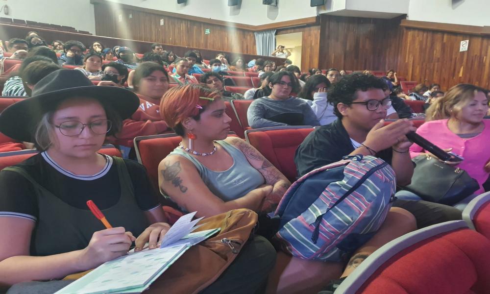 Comparten artistas experiencias en autogestión de proyecto culturales con la comunidad universitaria