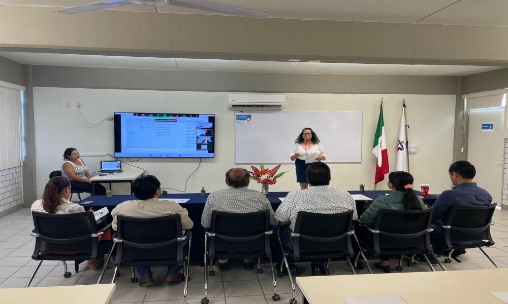 Presentan 25 proyectos de investigación del Doctorado en Gestión de Negocios