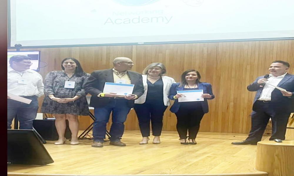 Académicos del CUCosta reciben merecidos reconocimientos en Instructor Day 2023 de Cisco