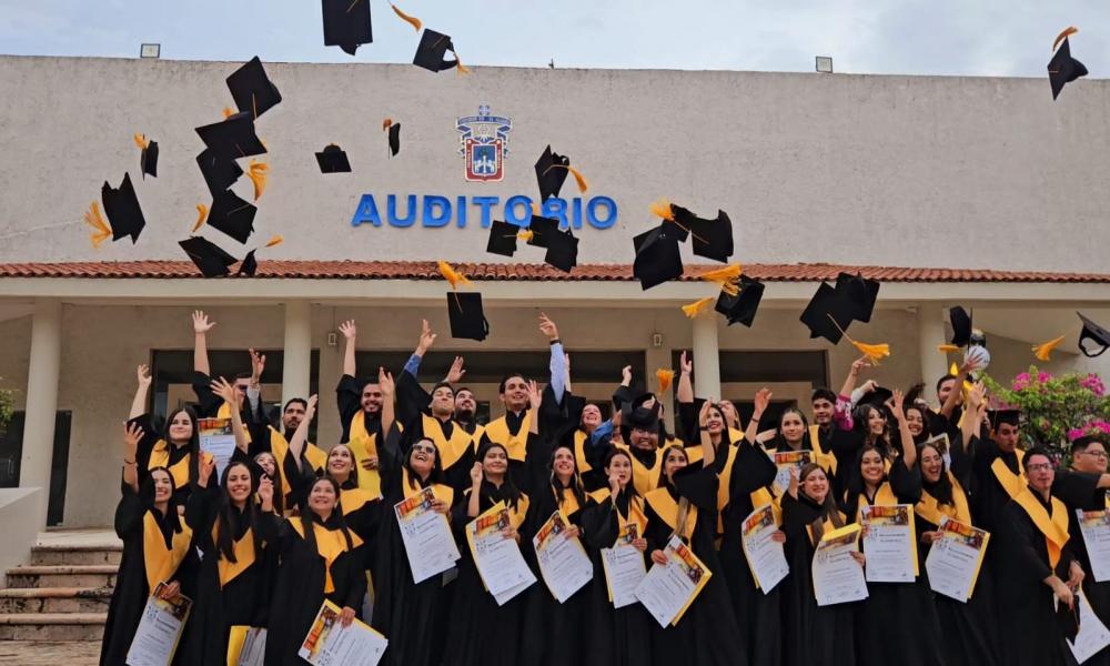 Egresa la XXVI Generación de la Licenciatura Médico Cirujano y Partero “Dra. Mara Liliana Tovar Peña”