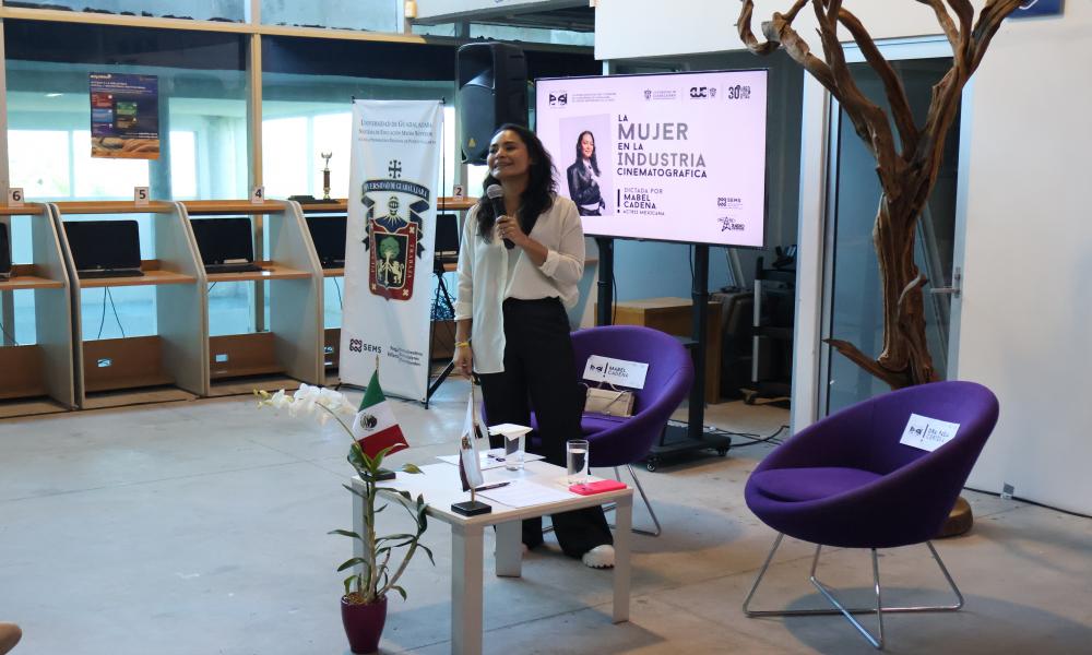 Mabel Cadena, actriz mexicana, dictó la Cátedra Huston de Cine y Literatura