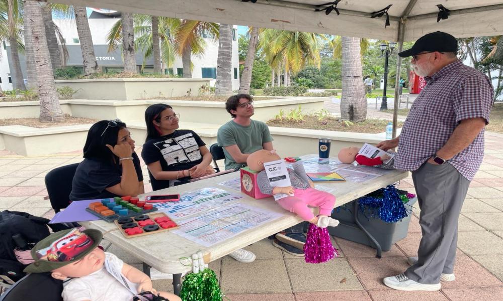 Más de 500 estudiantes de preparatorias asistieron a la Feria Educativa del CUCosta