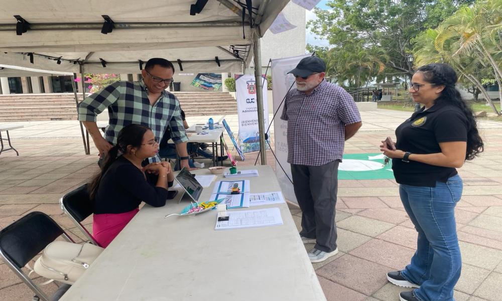 Más de 500 estudiantes de preparatorias asistieron a la Feria Educativa del CUCosta