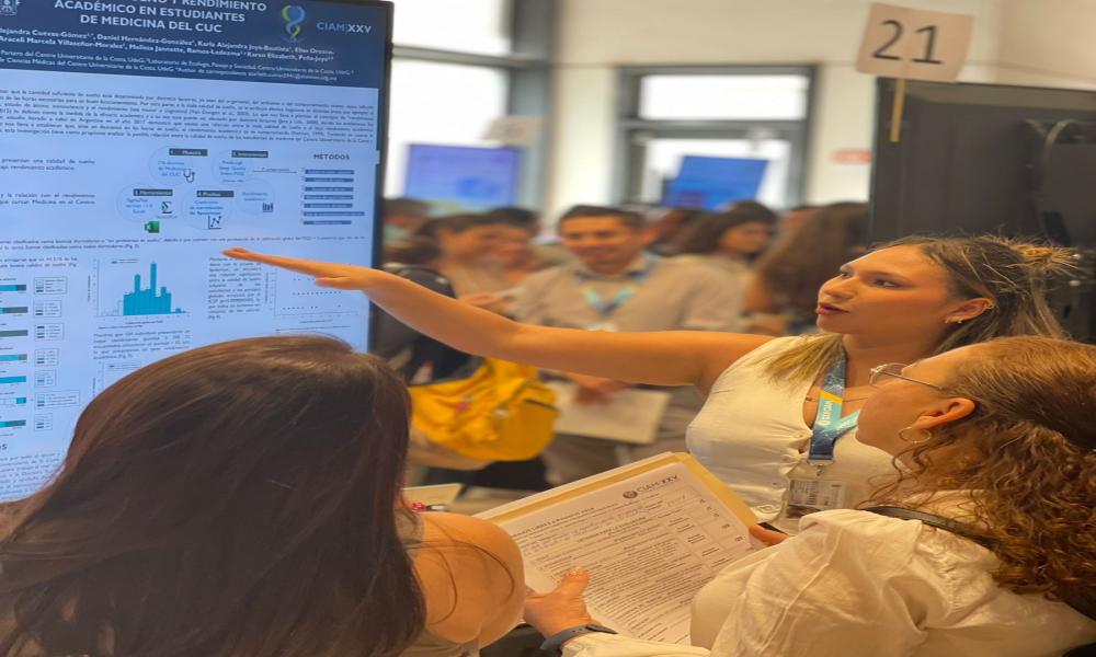 Presentan estudiantes del CUCosta sus trabajos de investigación en CIAM 2024
