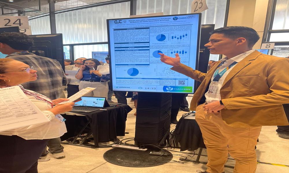 Presentan estudiantes del CUCosta sus trabajos de investigación en CIAM 2024