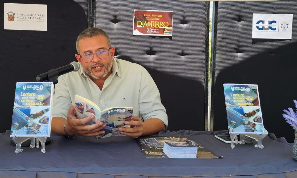 Conmemora CUCosta el Día Internacional del Libro con la lectura de antología poética “Andanzas”